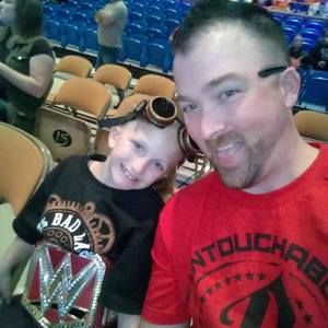 Meet your Posher, Dustin